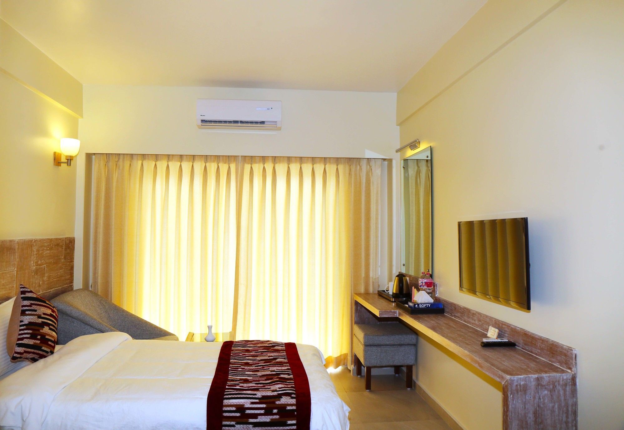 Hotel Haven O' Ganga Покхара Екстер'єр фото