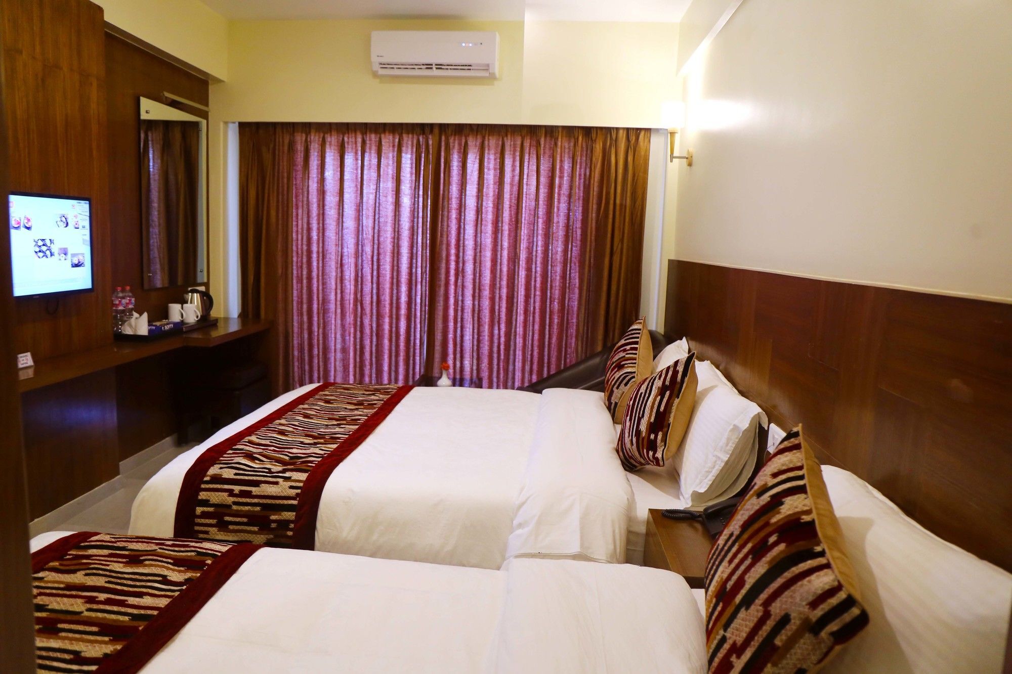 Hotel Haven O' Ganga Покхара Екстер'єр фото